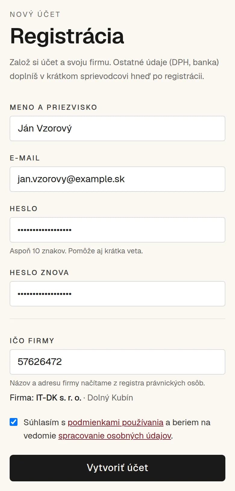 Registračný formulár Podvojky na mobile: meno, e-mail, heslo a IČO firmy, pod ktorým sa zobrazil názov firmy načítaný z registra.